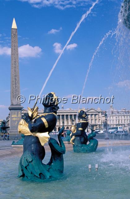 place concorde 2.JPG - Fontaine des fleuves et des mersNéreides et Obélisque Place de la ConcordeParis 8e, France